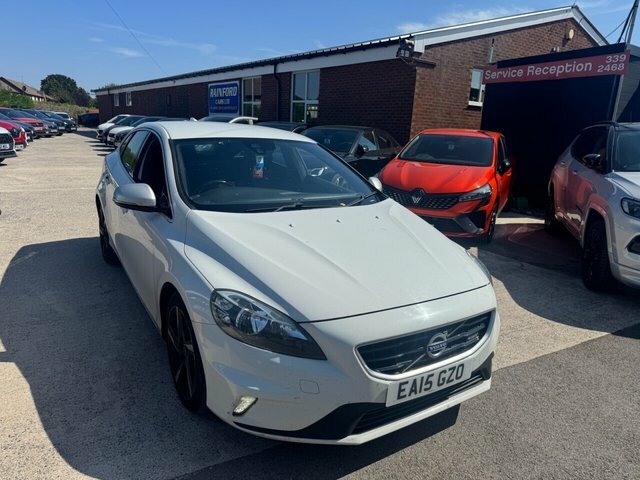 Volvo V40 2015 1.6 D2 R-design Hatchback E White