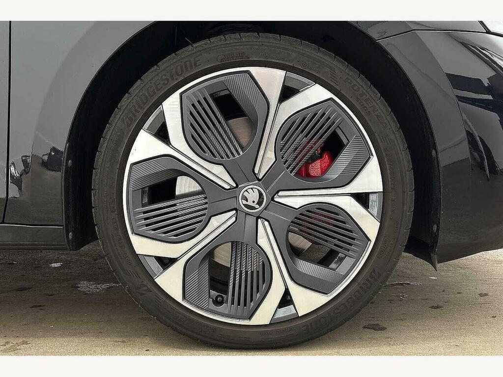 Skoda Octavia 2025 2.0 Tsi Vrs Dsg Black #5
