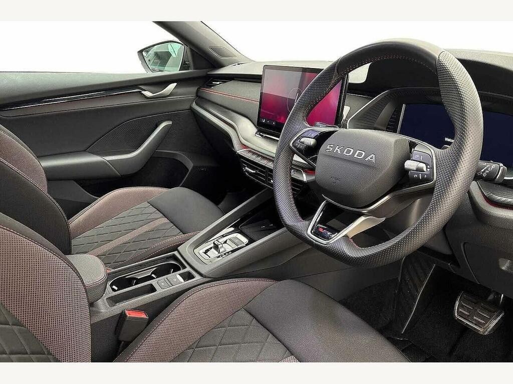 Skoda Octavia 2025 2.0 Tsi Vrs Dsg Black #6