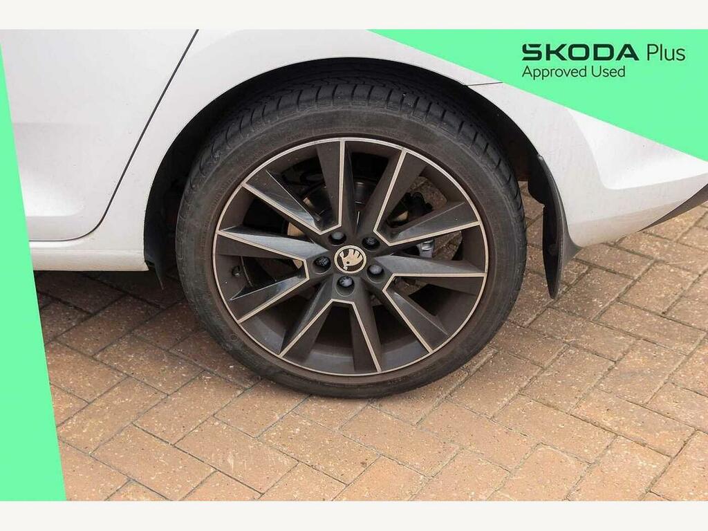 Skoda Rapid 2017 1.4 Tdi Cr 90 Se Sport Dsg White #5