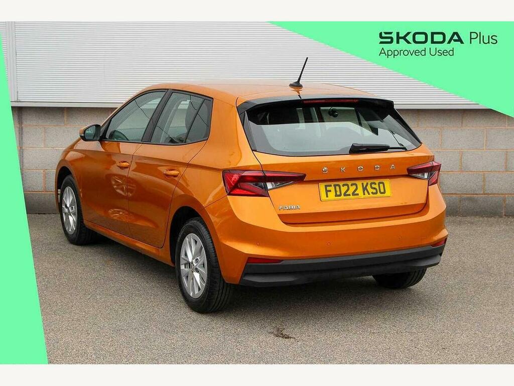 Skoda Fabia 2022 1.0 Tsi 110 Se Comfort Dsg Orange #3
