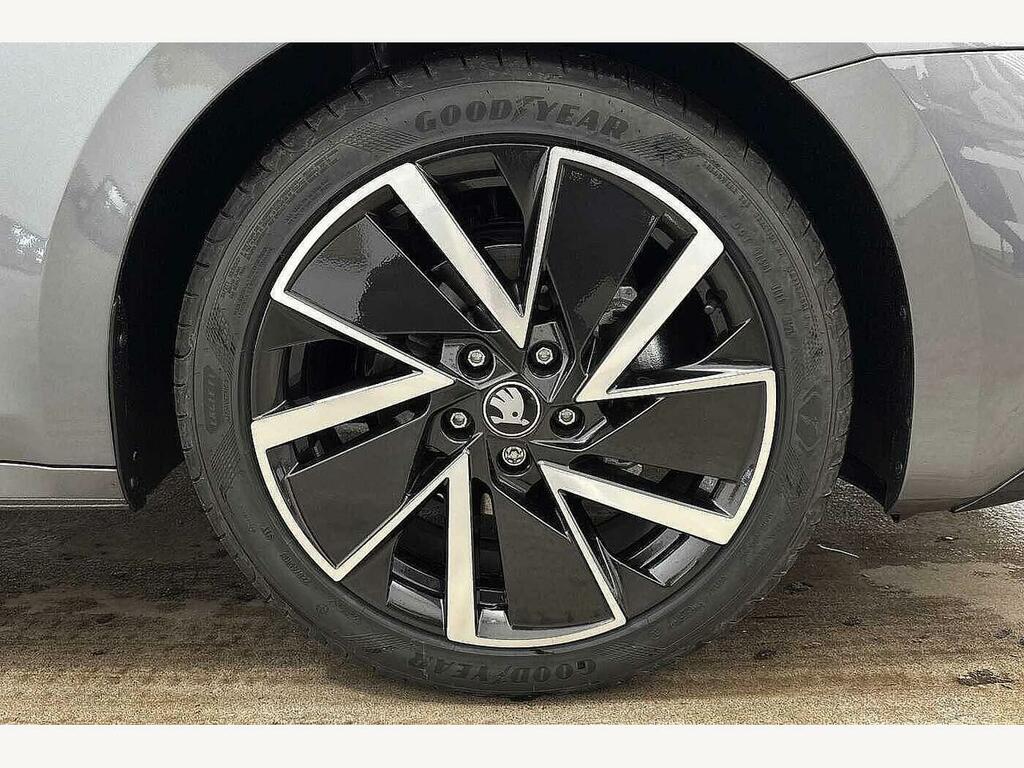 Skoda Octavia 2026 1.5 Tsi 150 E-tec Sportline Dsg Grey #5