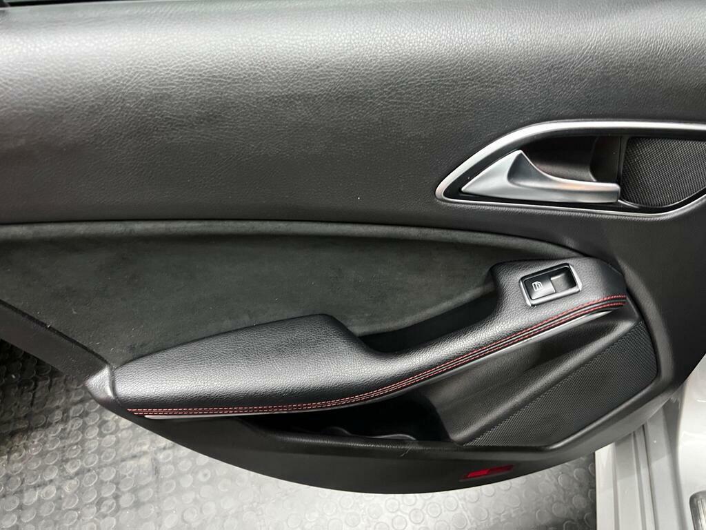 Mercedes-Benz CLA Class Saloon 2015 Mercedes Cla 180 1.6 Sport Manu White #26