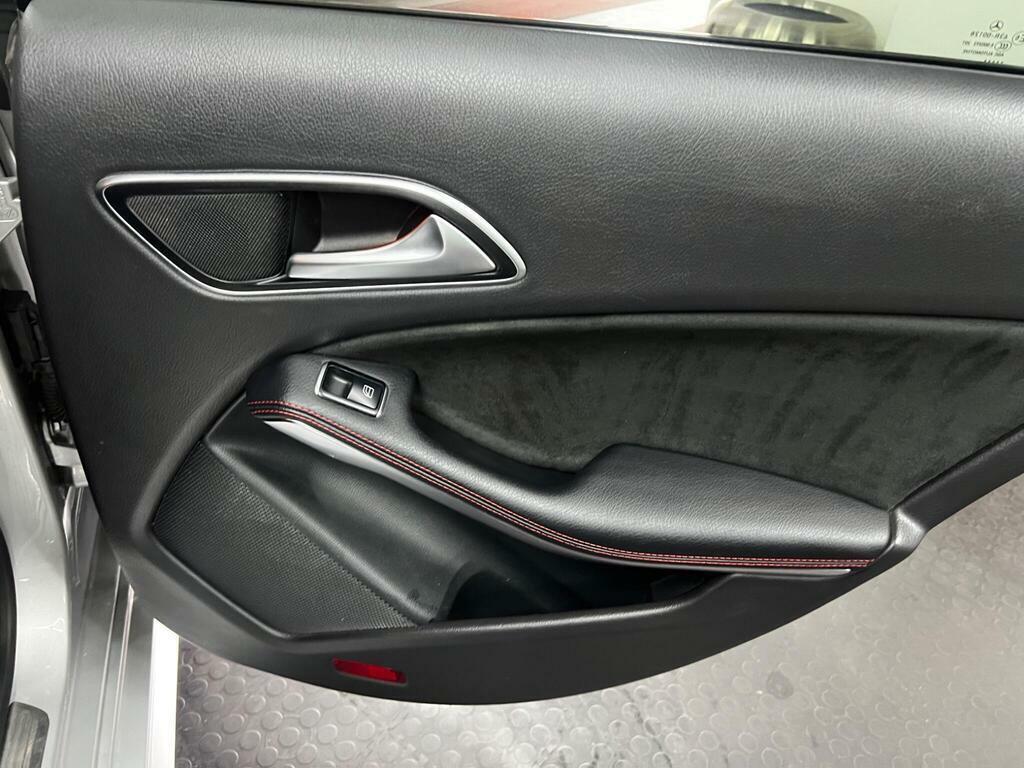 Mercedes-Benz CLA Class Saloon 2015 Mercedes Cla 180 1.6 Sport Manu White #27