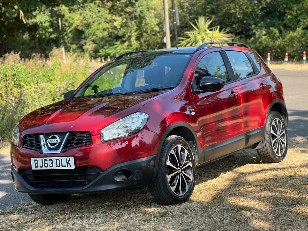 Nissan Qashqai Hatchback Red #8