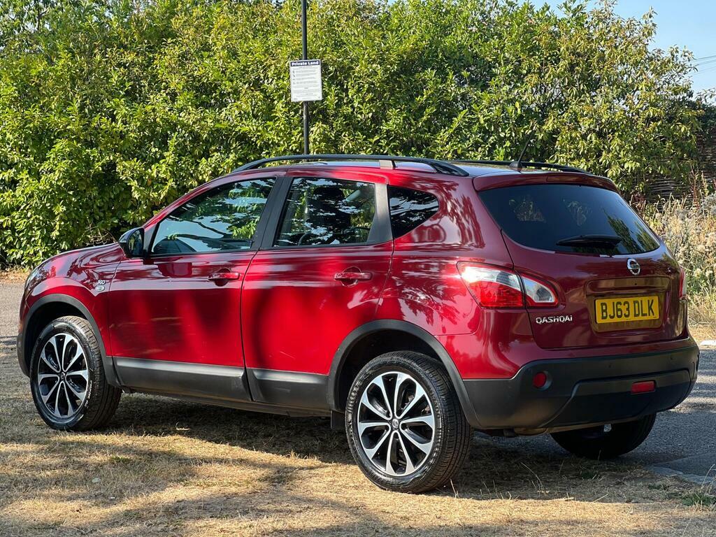 Nissan Qashqai Hatchback Red #7