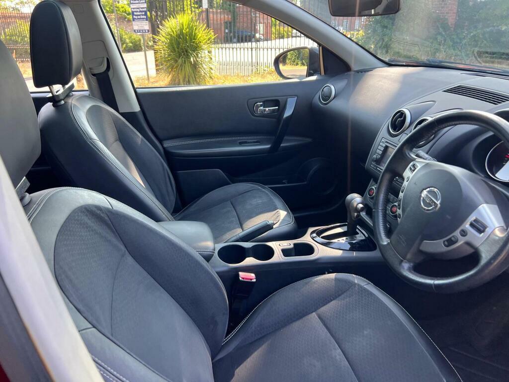 Nissan Qashqai Hatchback Red #35