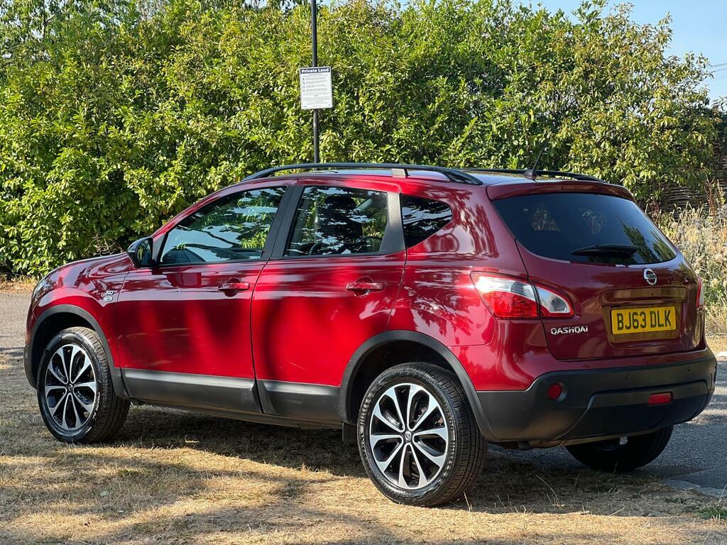 Nissan Qashqai Hatchback Red #6