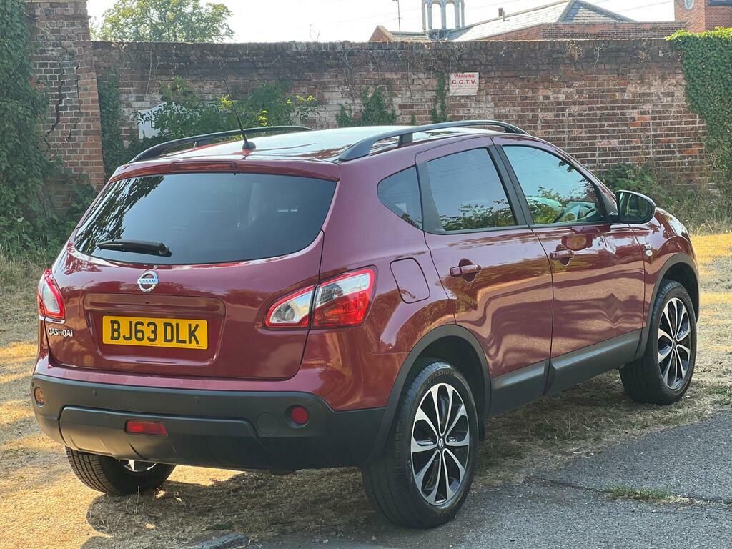 Nissan Qashqai Hatchback Red #10