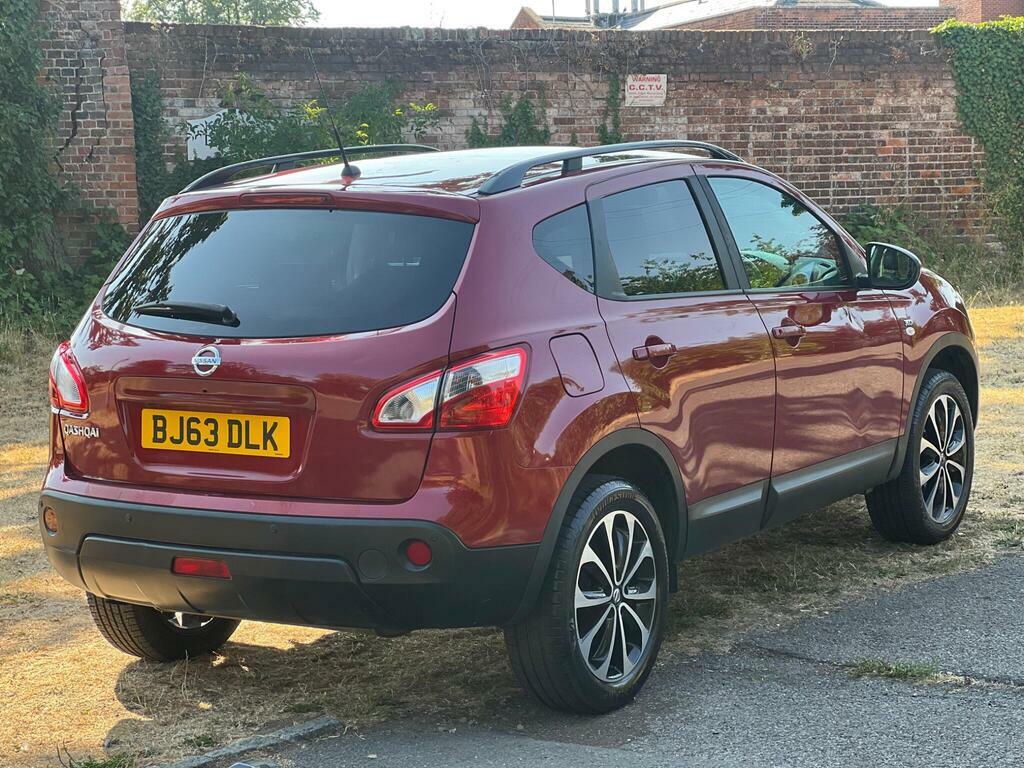 Nissan Qashqai Hatchback Red #14