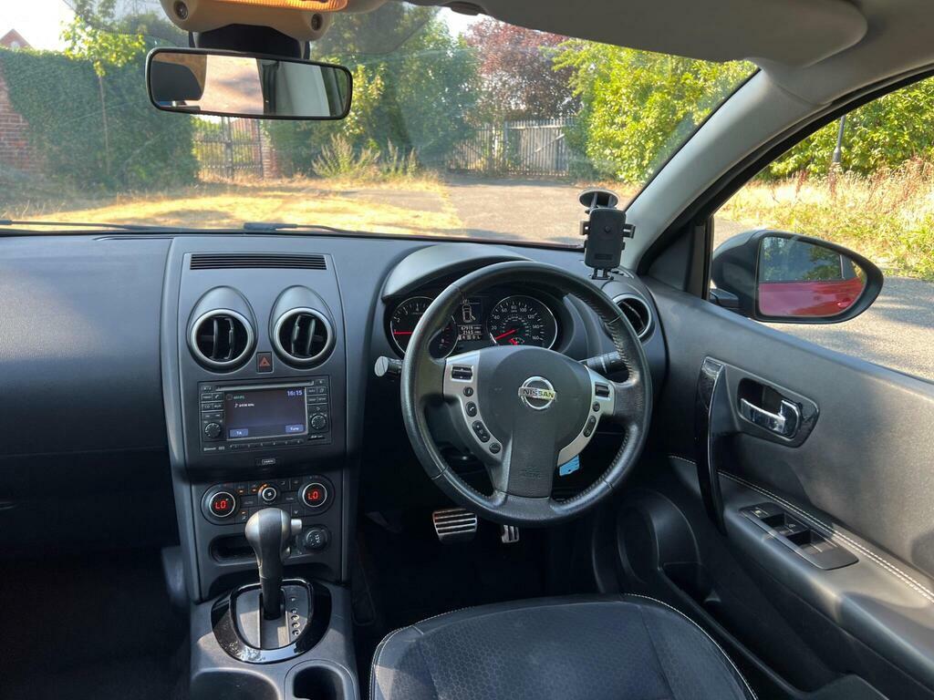 Nissan Qashqai Hatchback Red #29