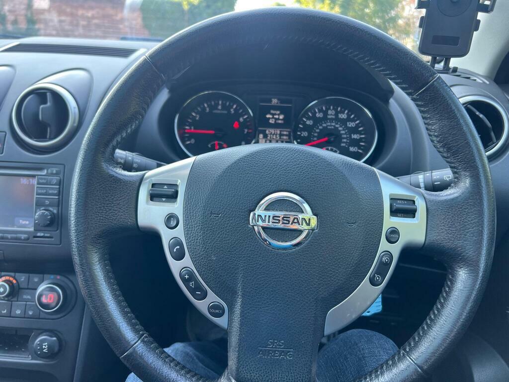 Nissan Qashqai Hatchback Red #46