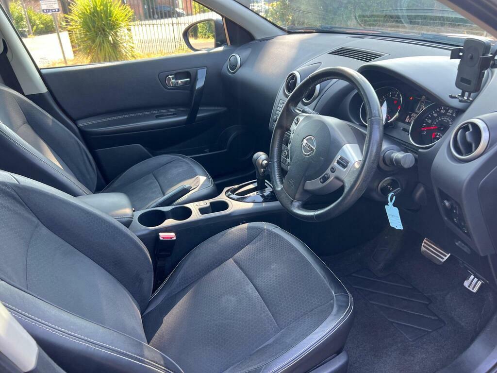 Nissan Qashqai Hatchback Red #31