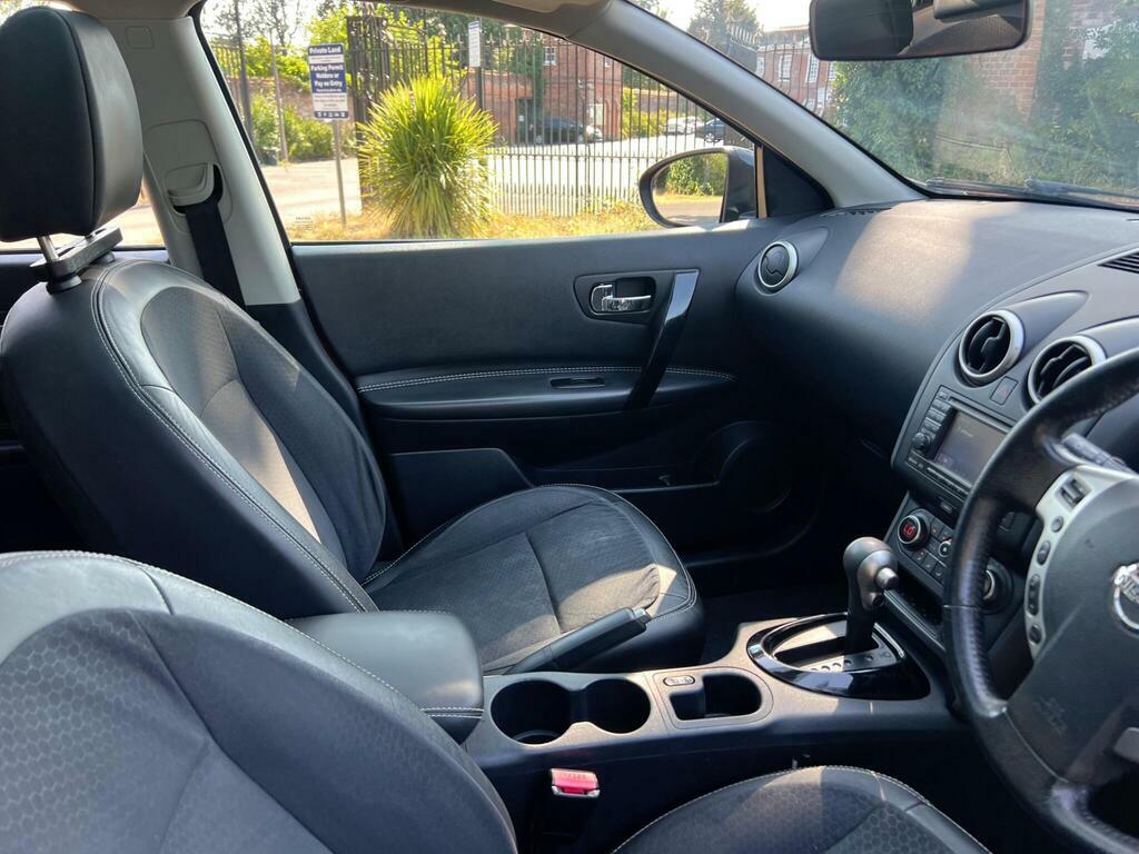 Nissan Qashqai Hatchback Red #34