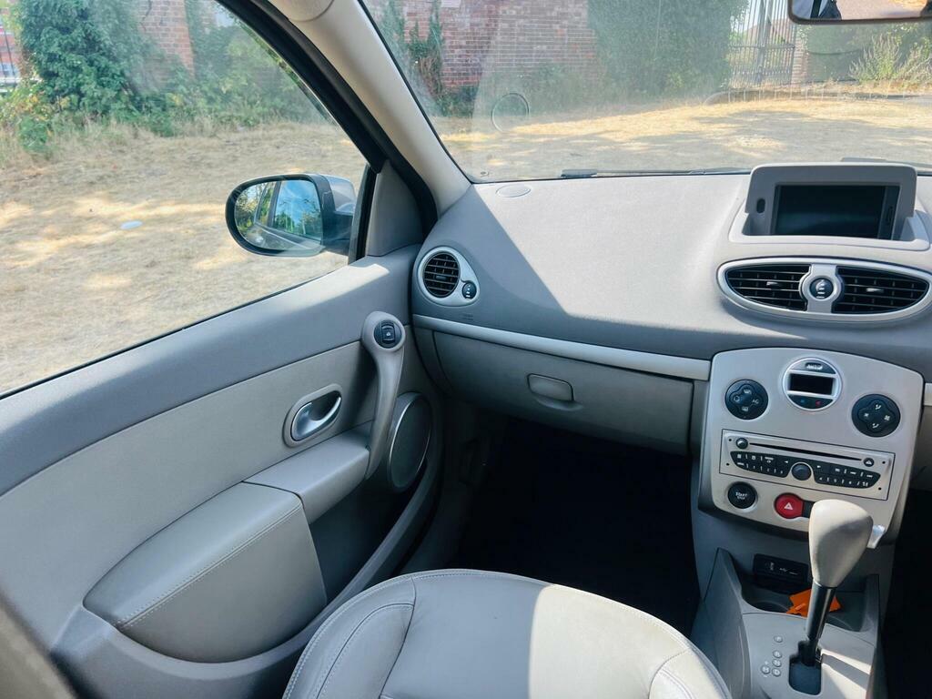 Renault Clio 2010 Renault Clionbsp1.2 I-music Euro 5 Petr Grey #25