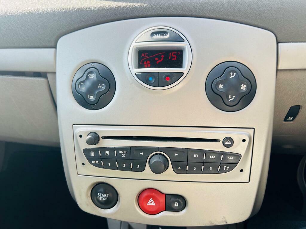 Renault Clio 2010 Renault Clionbsp1.2 I-music Euro 5 Petr Grey #40