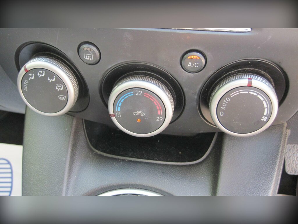 Mazda 2 1.3 Tamura - 59415 Miles Full Mazda Service Hi Silver #23