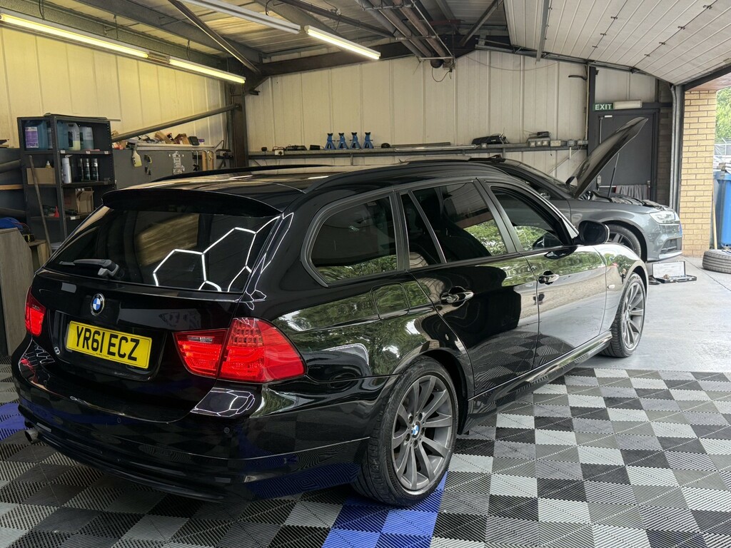 BMW 3 Series 2.0 318D Se Touring Black #3
