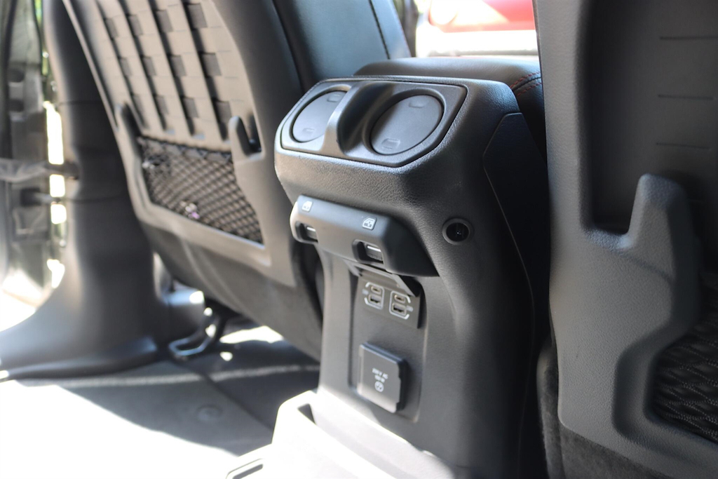Jeep Wrangler 2.0 Gme Chelsea Truck Co Suv 4Wd E Black #30