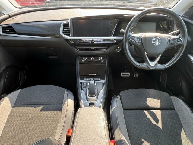 Vauxhall Grandland 2022 1.6 13.2Kwh Gs Line Suv Plug-in Hy DY22LEF Black #3