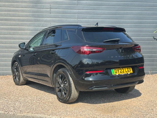 Vauxhall Grandland 2022 1.6 13.2Kwh Gs Line Suv Plug-in Hy DY22LEF Black #2