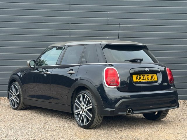 Mini Hatch 2021 1.5 Cooper Exclusive Hatchback Ste KR21GJU Black #2
