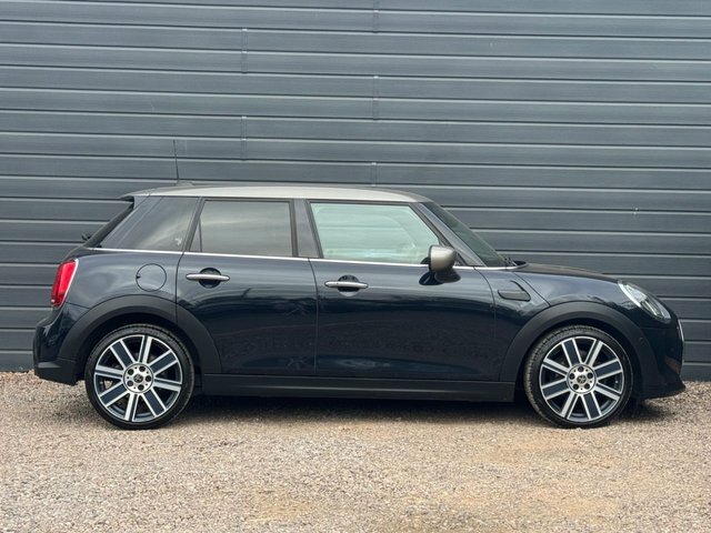 Mini Hatch 2021 1.5 Cooper Exclusive Hatchback Ste KR21GJU Black #6