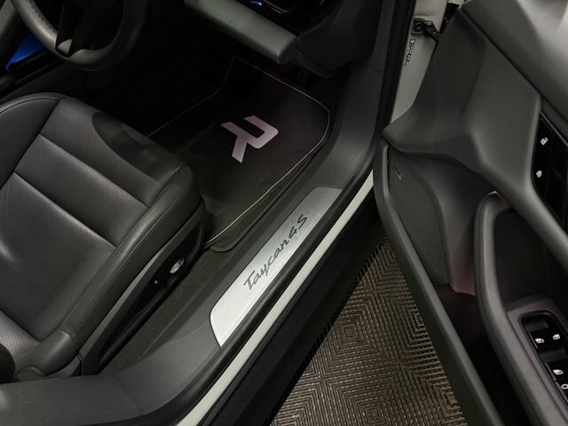 Porsche Taycan Taycan 4S Cross Turismo Grey #56