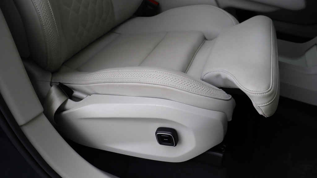 Volvo EX90 Ultra, Twin Motor Performance, 7 Seats Grey #43
