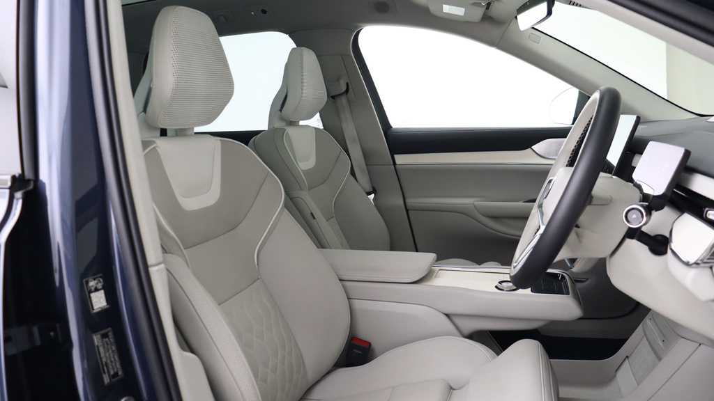 Volvo EX90 Ultra, Twin Motor Performance, 7 Seats Grey #44