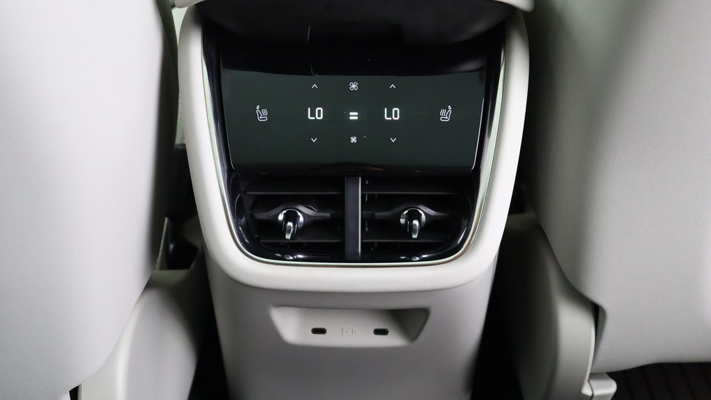 Volvo EX90 Ultra, Twin Motor Performance, 7 Seats Grey #46
