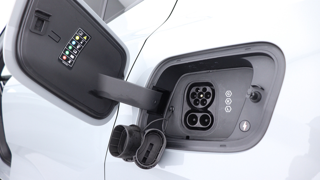 Volvo EX30 Ultra, Twin Motor Performance, Recall C Blue #16