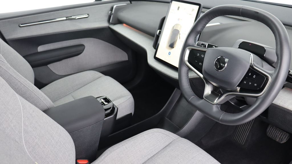 Volvo EX30 Single Motor Extended Range Ultra Sunroof, Harman #4