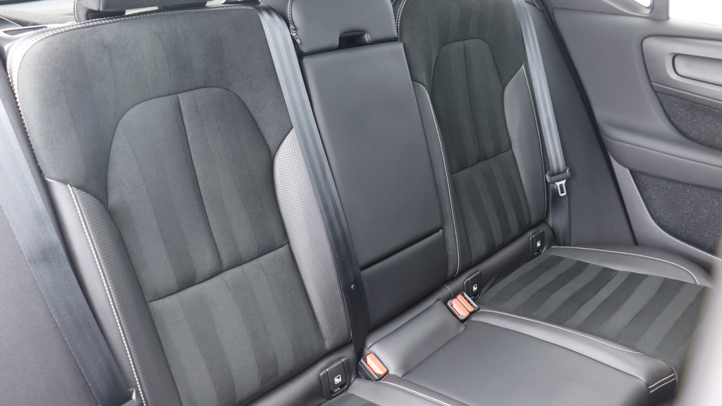 Volvo XC40 B4 P Awd R-design Pro Driver Assist Pack, Loung  #6