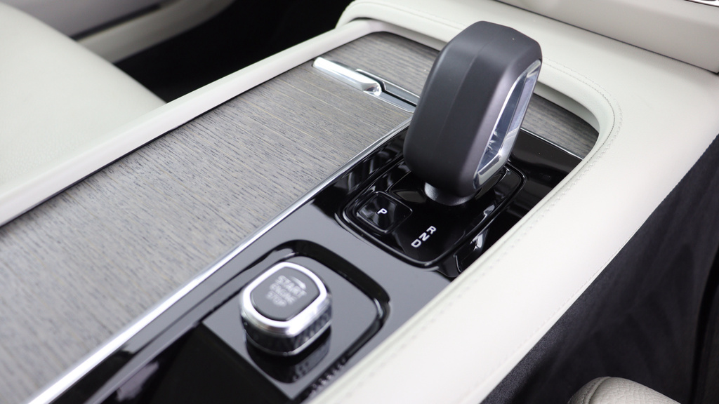 Volvo V90 Ultimate, B5 Mild Hybrid, Dark Lane Keeping-panor Silver #25