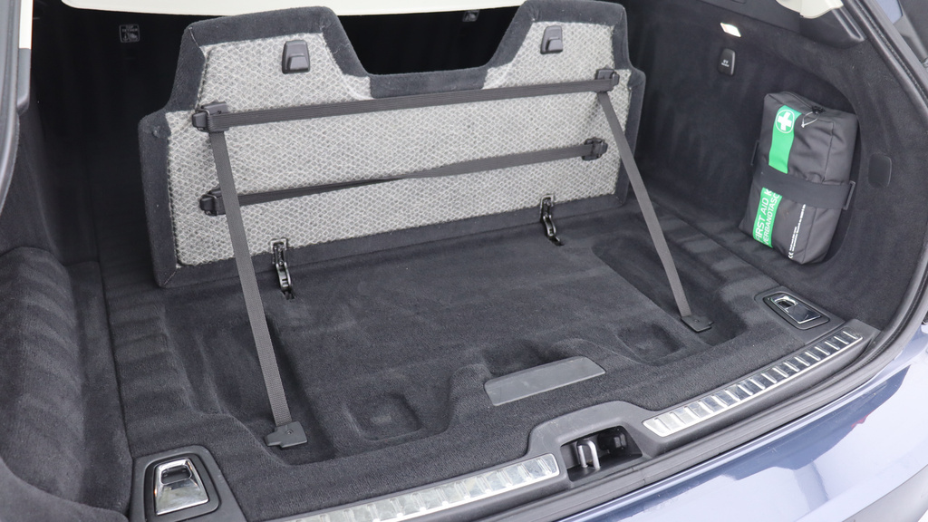 Volvo V90 Ultimate, B5 Mild Hybrid, Dark Lane Keeping-panor Silver #51