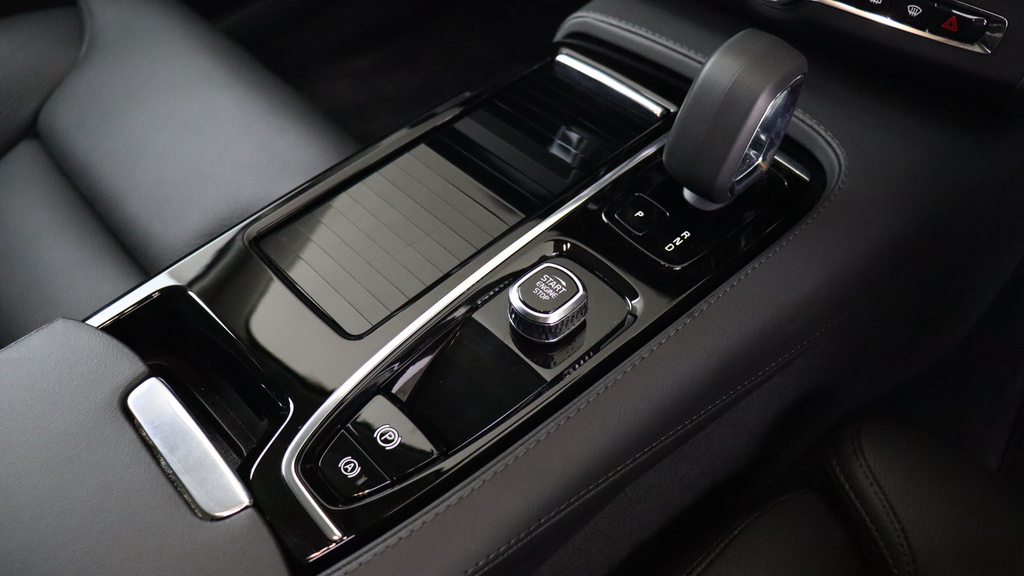 Volvo V90 Plus, T6 Awd Plug-in Hybrid, Dark Blue #40