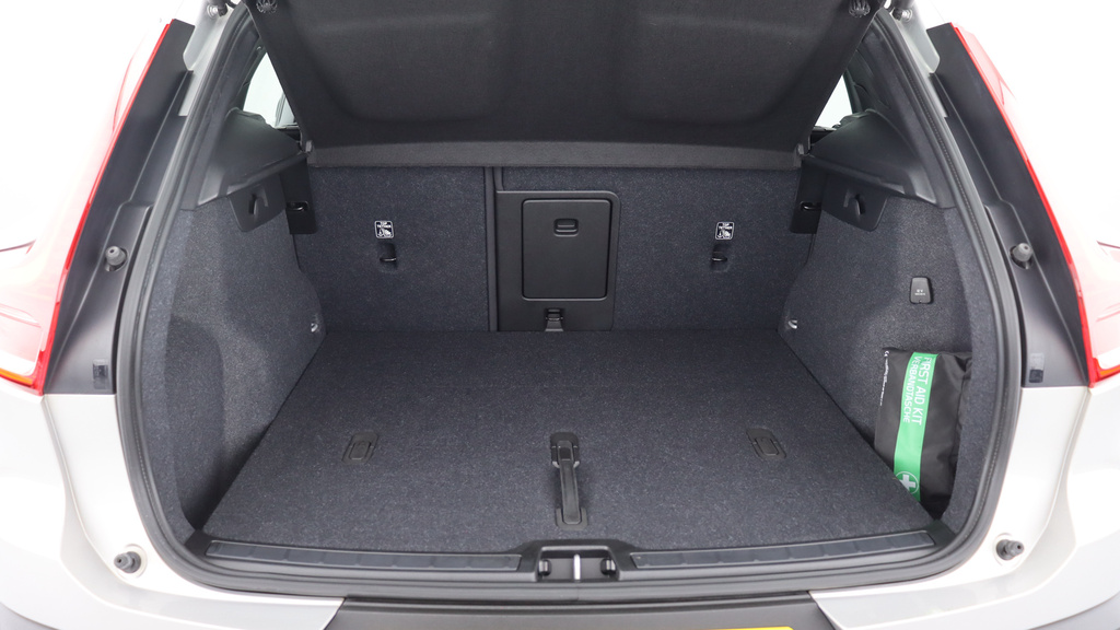 Volvo XC40 1.5H T4 Recharge 10.7Kwh Plus Euro 6 Ss Silver #13