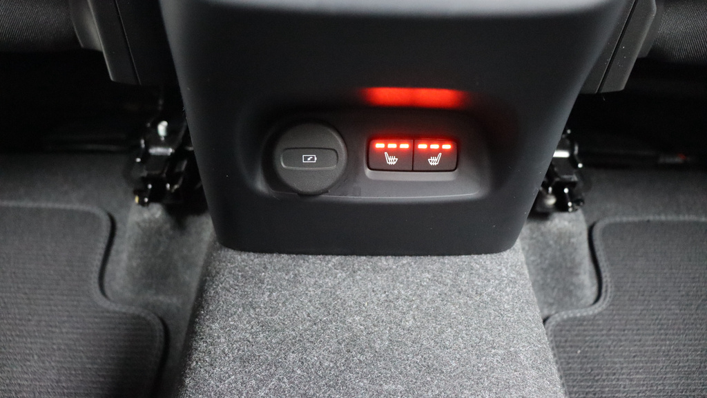 Volvo XC40 1.5H T4 Recharge 10.7Kwh Plus Euro 6 Ss Silver #46