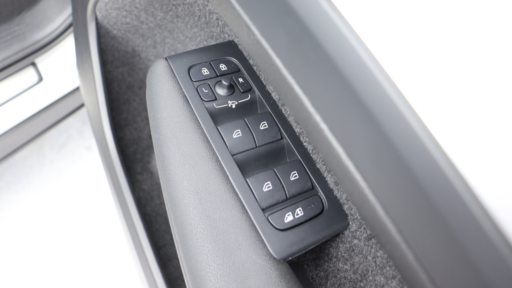 Volvo XC40 1.5H T4 Recharge 10.7Kwh Plus Euro 6 Ss Silver #24