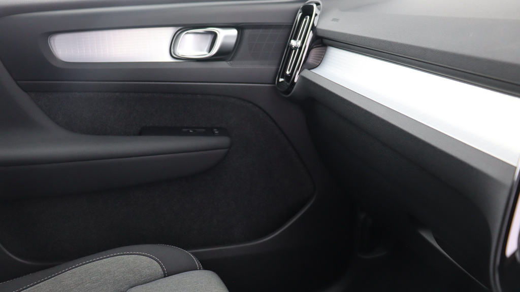 Volvo XC40 1.5H T4 Recharge 10.7Kwh Plus Euro 6 Ss Silver #48