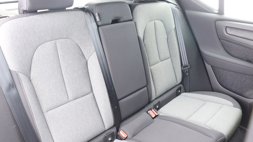 Volvo XC40 B3 P Plus Dark Low Tax, Park Camera, Heated Sea #6