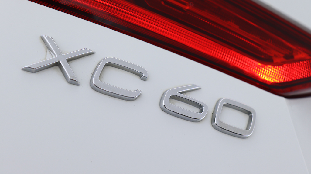 Volvo XC60 T4 Edition Sunroof, Rear Camera, T4 Edition Grey #15