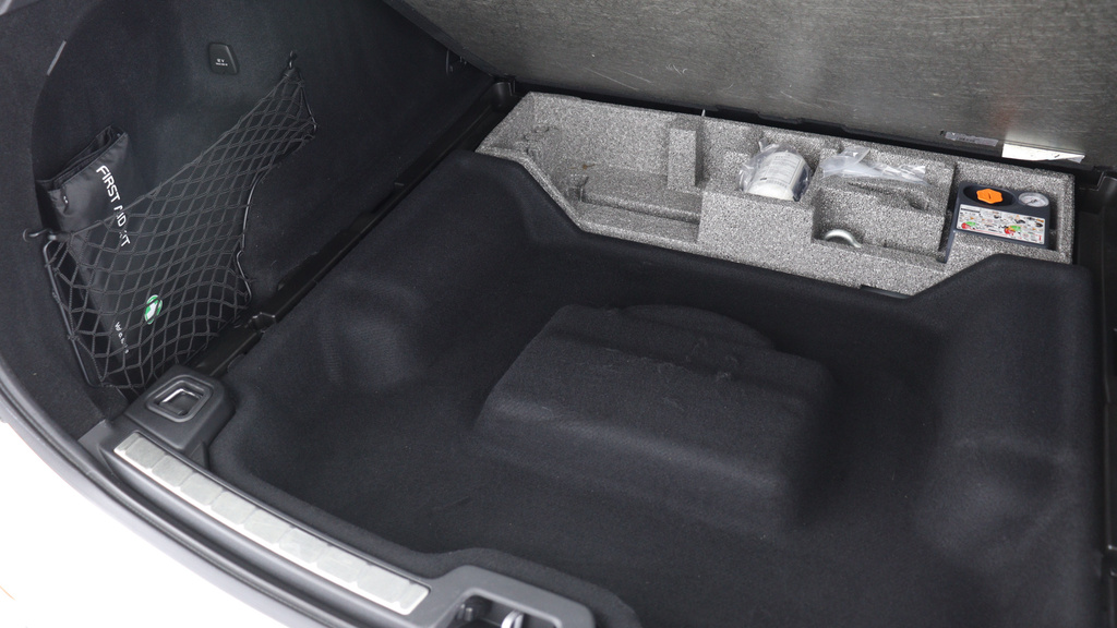 Volvo XC60 T4 Edition Sunroof, Rear Camera, T4 Edition Grey #38
