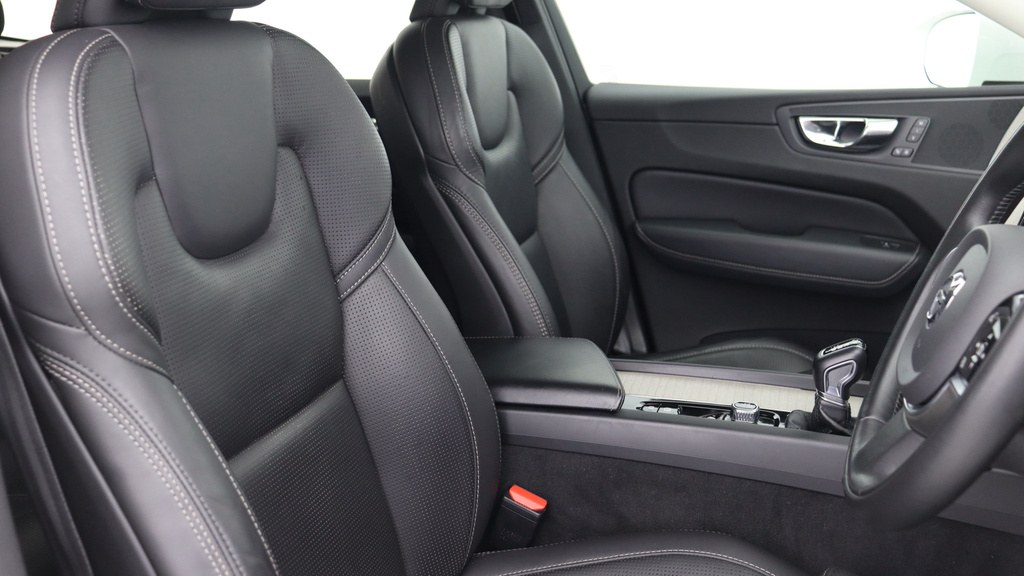 Volvo XC60 T4 Edition Sunroof, Rear Camera, T4 Edition Grey #49