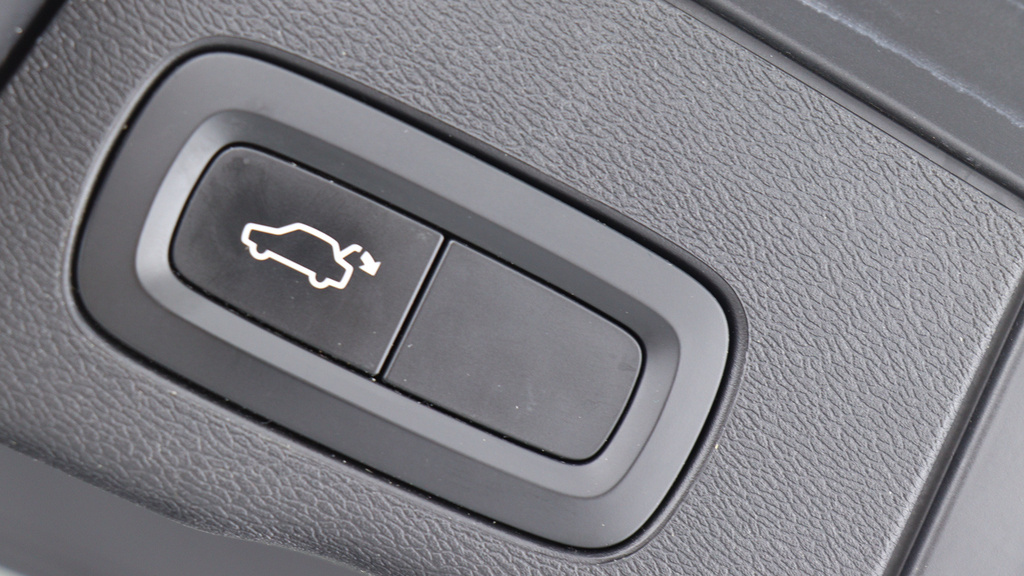 Volvo XC60 T4 Edition Sunroof, Rear Camera, T4 Edition Grey #35