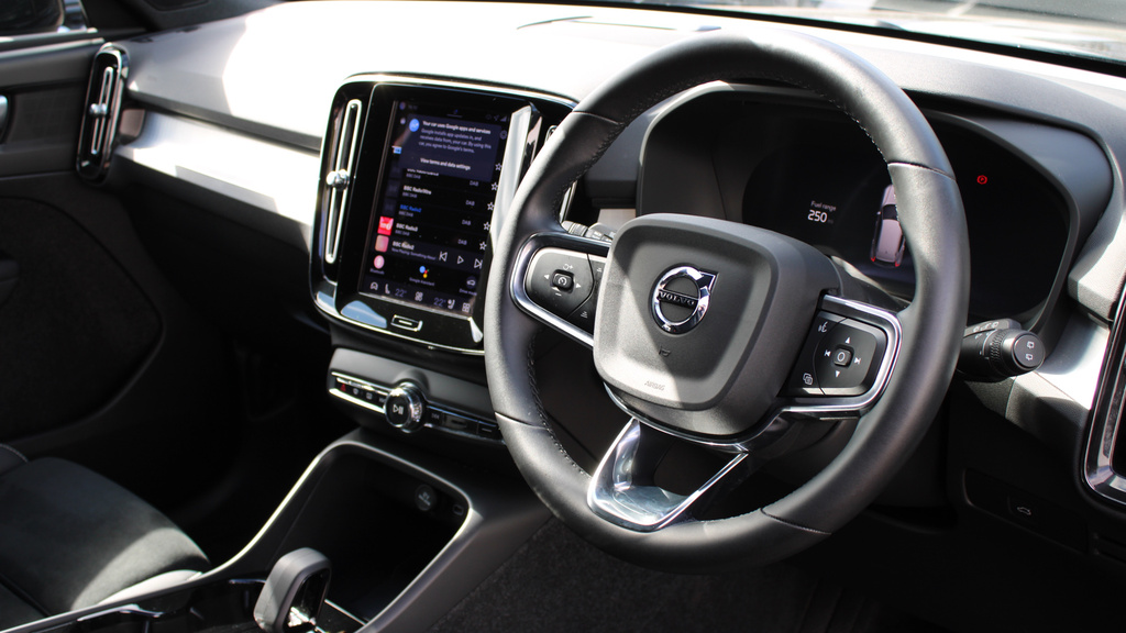 Volvo XC40 B3 P Plus Black Edition Park Camera, Heated Sea #4