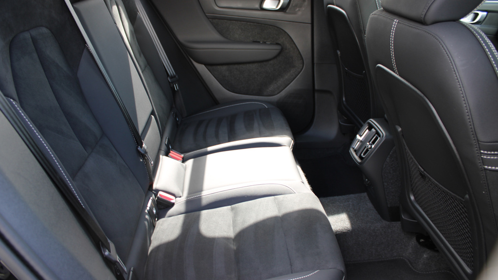 Volvo XC40 B3 P Plus Black Edition Park Camera, Heated Sea #6