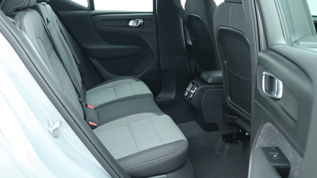 Volvo XC40 B3 P Plus Dark Park Camera, Heated Seats, Apple  #6