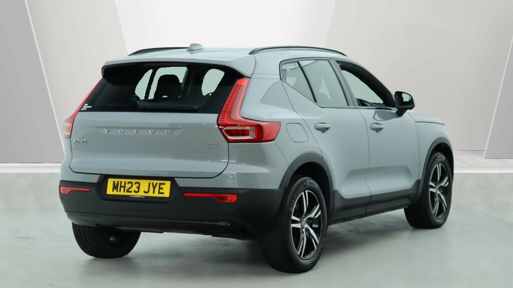 Volvo XC40 B3 P Plus Dark Park Camera, Heated Seats, Apple  #2